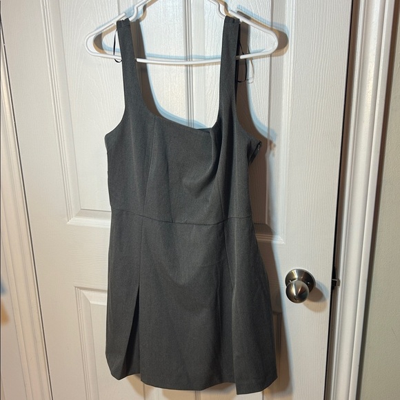 Dynamite Pleated Skort Mini Dress grey size large - Picture 4 of 10